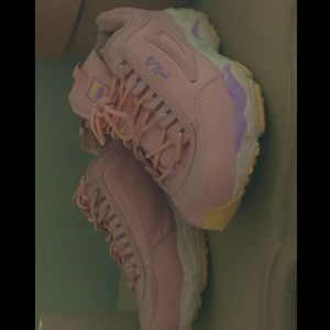 These filas have only been warn 5 times and are in great condition!